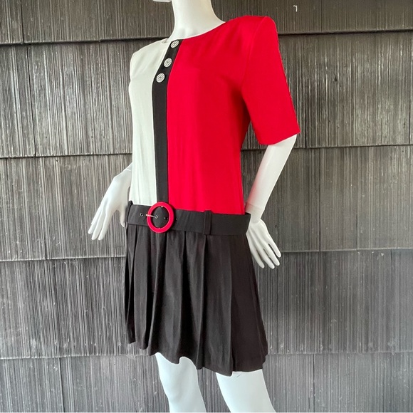🔥Vintage Absolutely Two Toned Red & Black pleated Dress - Picture 2 of 12